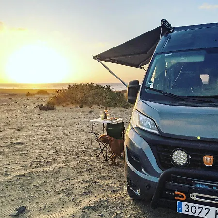 مكان تخييم Lanzarote Wild Camper فامارا
